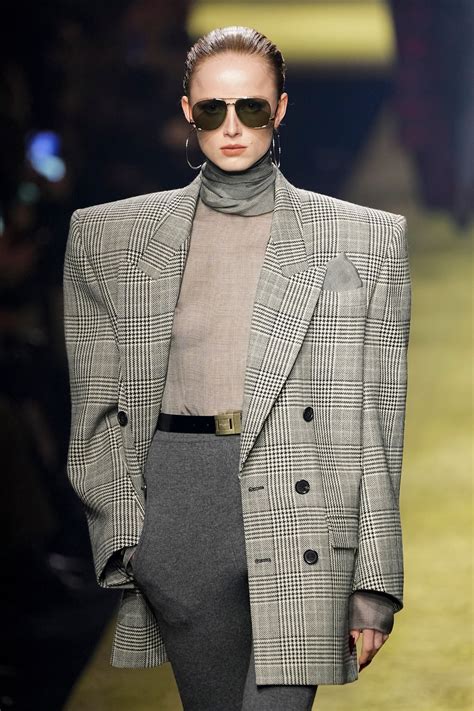 La sfilata Saint Laurent autunno inverno 2023 2024: il .